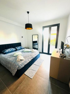 Blue Orchid Apartment, IUN S8460